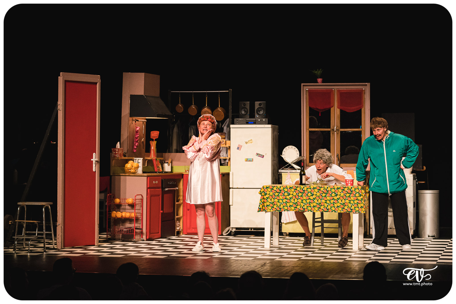 LES FEMMES SAVANTES (CIE DU DETOUR)